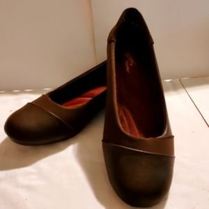 Easy Street Flats Brown Suede Leather Padded Insole Round Toe 7.5 WW NEW in Box